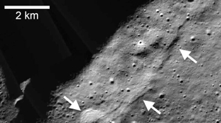 Mặt Trăng Đang Co Lại: Sự Thật Khoa Học Và Những Ảnh Hưởng Đến Trái Đất